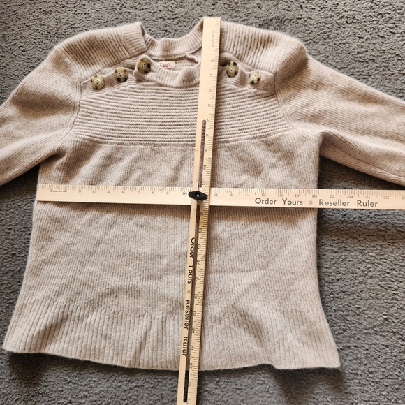 FAHERTY Women's Sweater Medium Beige Wool Cashmere Blend Roll Cuff Minimalist - Picture 7 of 11